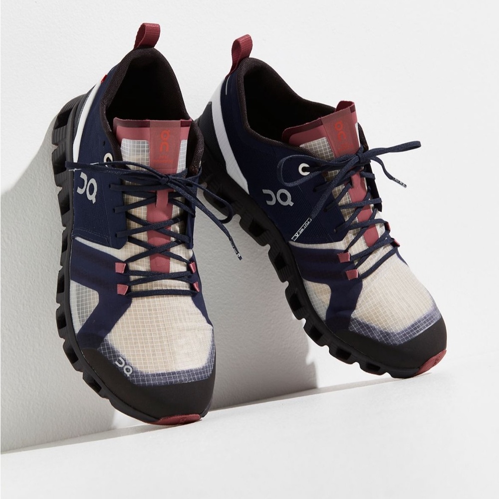 ‼️SOLD‼️Women’s On Cloud X Shift Sneakers in Ink / Cherry, 7.5
